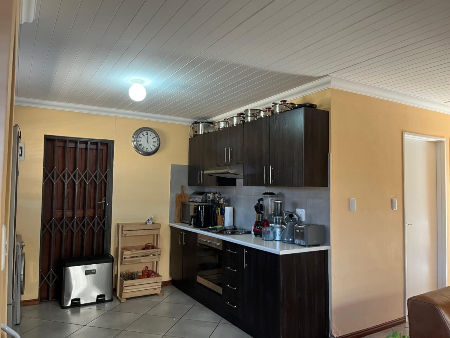To Let 2 Bedroom Property for Rent in Rondevallei Western Cape